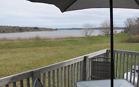 Port Mouton Bay Cottages & Restaurant